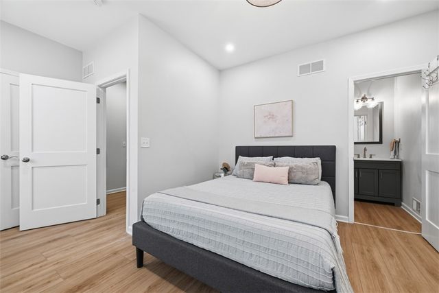 1912 Fox Way, South Side, PA 15203