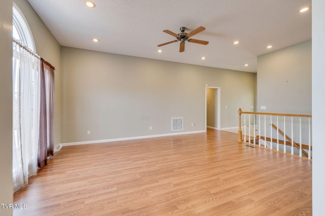 115 Spider Barnes Road, Jonesborough, TN 37659