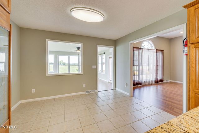 115 Spider Barnes Road, Jonesborough, TN 37659