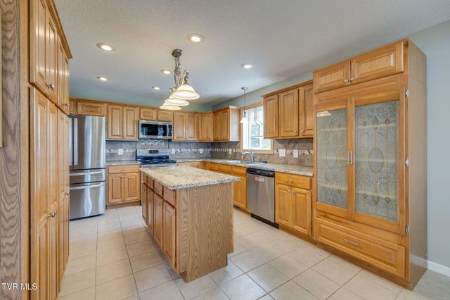 115 Spider Barnes Road, Jonesborough, TN 37659
