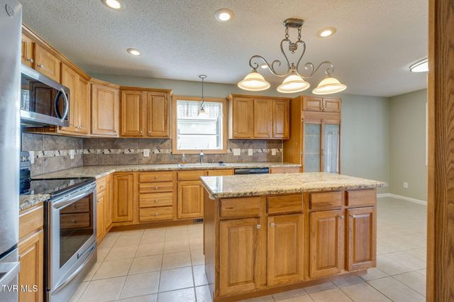 115 Spider Barnes Road, Jonesborough, TN 37659