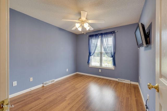 115 Spider Barnes Road, Jonesborough, TN 37659
