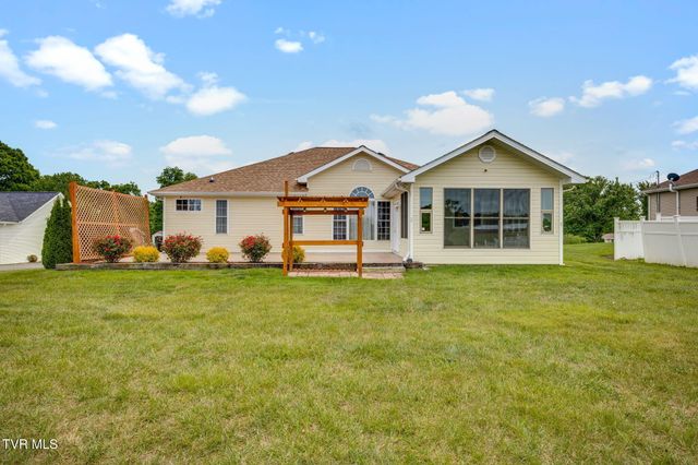 115 Spider Barnes Road, Jonesborough, TN 37659