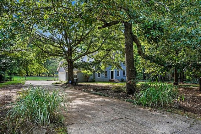 1304 Oakwood Road, Jonesboro, GA 30236