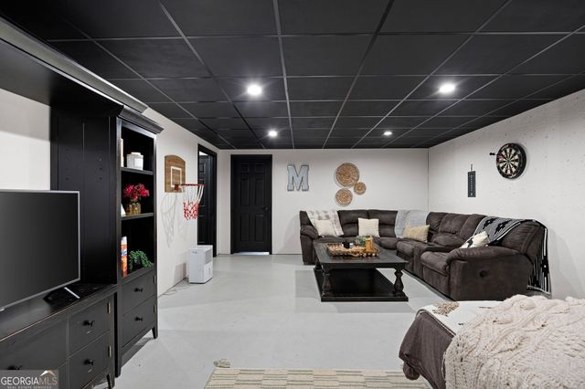 12 Heatherwood Trace, Acworth, GA 30101