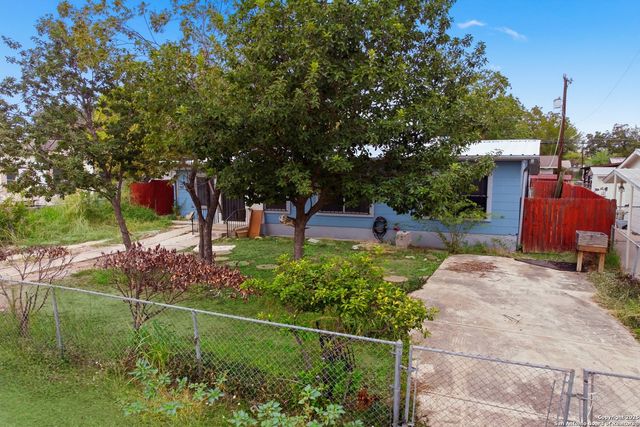 243 W Palfrey, San Antonio, TX 78223