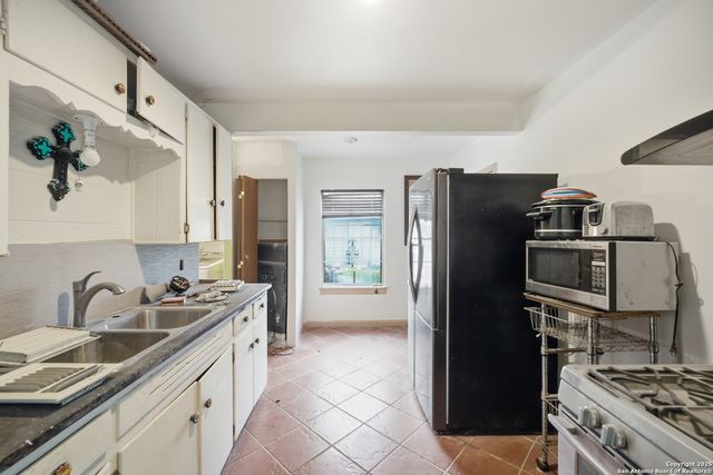 243 W Palfrey, San Antonio, TX 78223