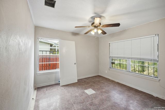 243 W Palfrey, San Antonio, TX 78223