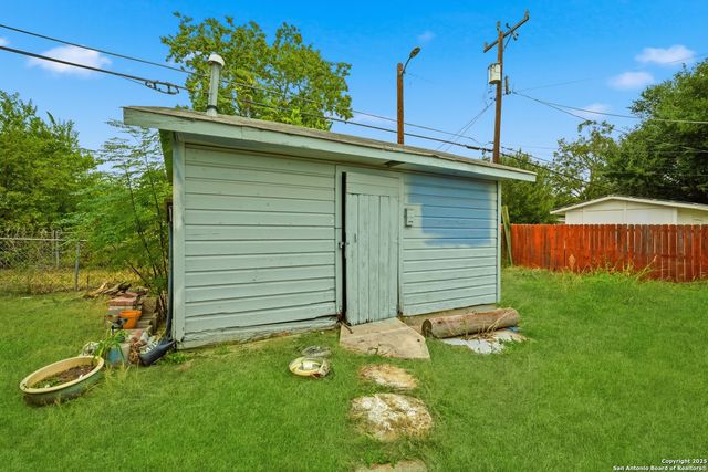243 W Palfrey, San Antonio, TX 78223