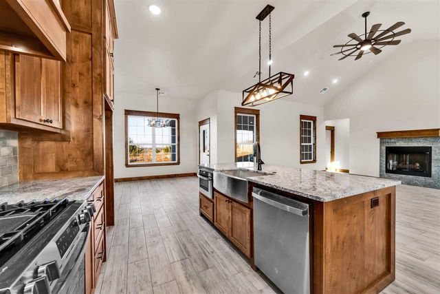 3522 Mesa Dr, Elgin, OK 73538