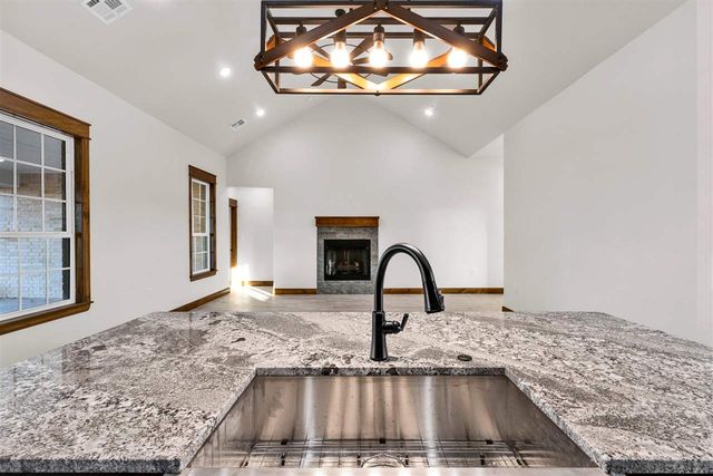 3522 Mesa Dr, Elgin, OK 73538