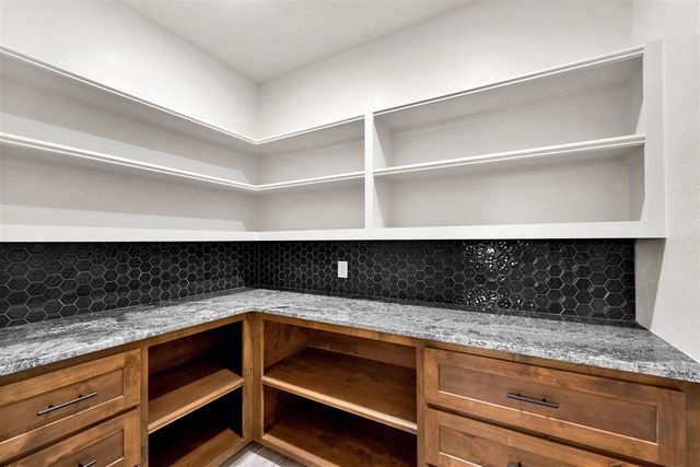 3522 Mesa Dr, Elgin, OK 73538