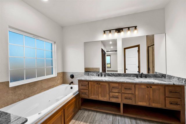 3522 Mesa Dr, Elgin, OK 73538