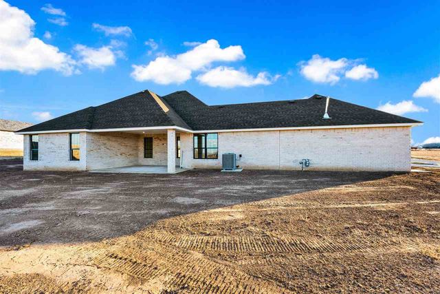 3522 Mesa Dr, Elgin, OK 73538