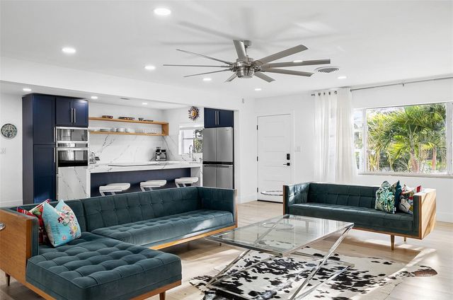 703 WHITFIELD AVENUE, Sarasota, FL 34243