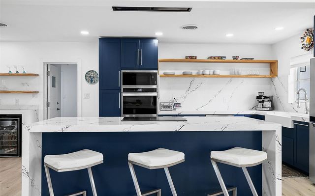 703 WHITFIELD AVENUE, Sarasota, FL 34243