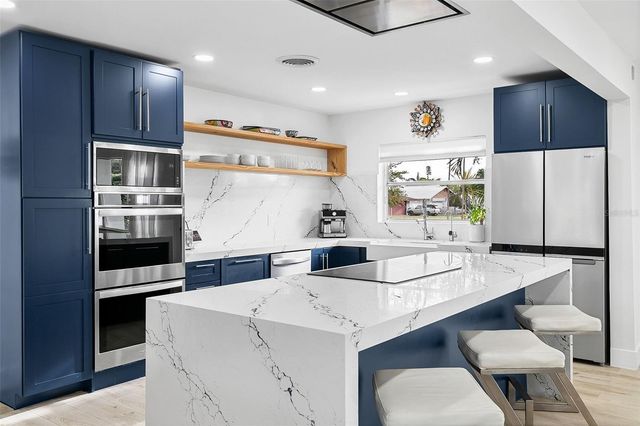 703 WHITFIELD AVENUE, Sarasota, FL 34243