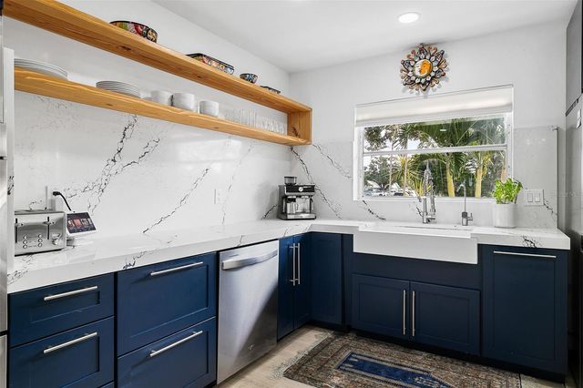 703 WHITFIELD AVENUE, Sarasota, FL 34243