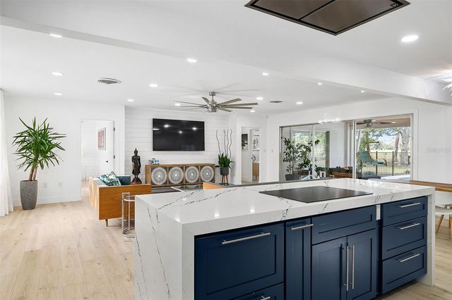 703 WHITFIELD AVENUE, Sarasota, FL 34243