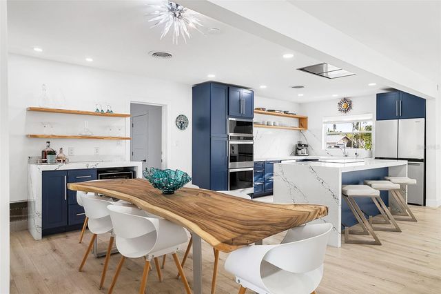 703 WHITFIELD AVENUE, Sarasota, FL 34243