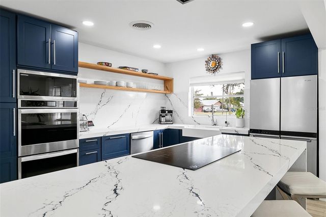 703 WHITFIELD AVENUE, Sarasota, FL 34243