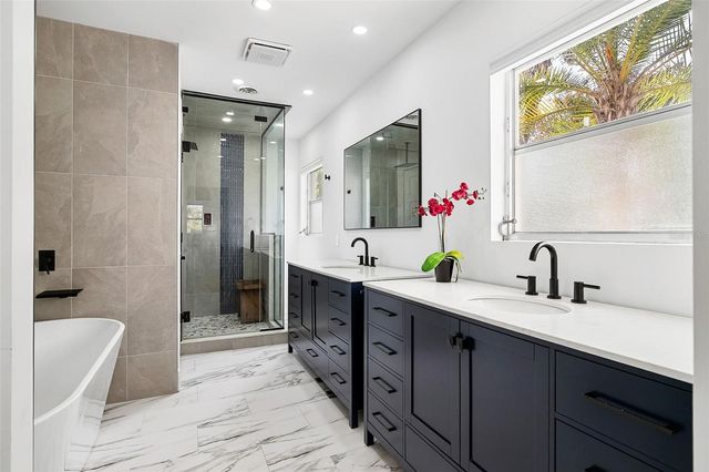 703 WHITFIELD AVENUE, Sarasota, FL 34243