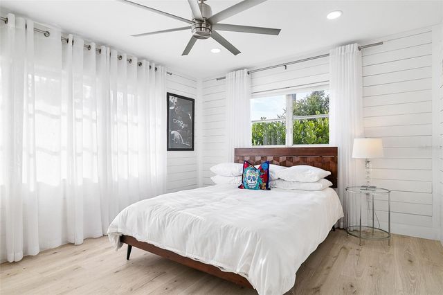 703 WHITFIELD AVENUE, Sarasota, FL 34243