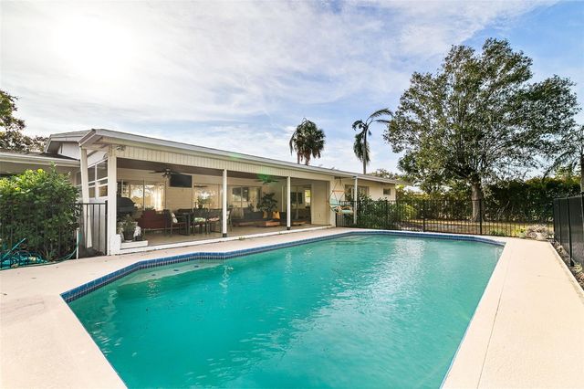 703 WHITFIELD AVENUE, Sarasota, FL 34243