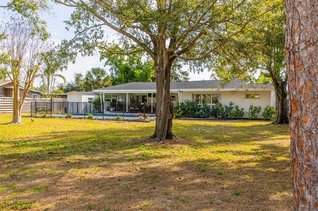 703 WHITFIELD AVENUE, Sarasota, FL 34243