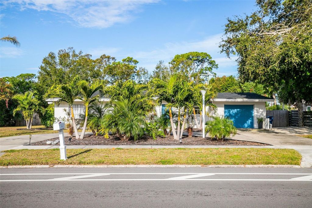703 WHITFIELD AVENUE, SARASOTA, FL 34243 — photo 2