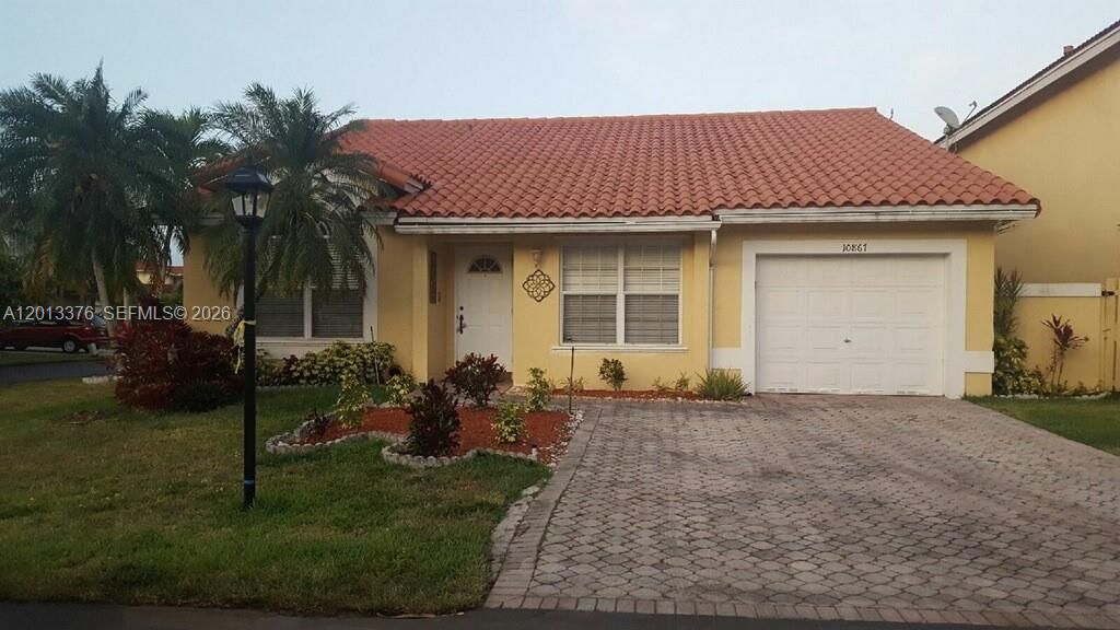 10867 SW 152nd Pl, Miami, FL 33196