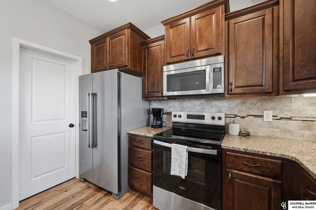 1330 Blue Spruce Drive, Lincoln, NE 68505