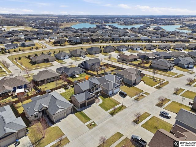 1330 Blue Spruce Drive, Lincoln, NE 68505