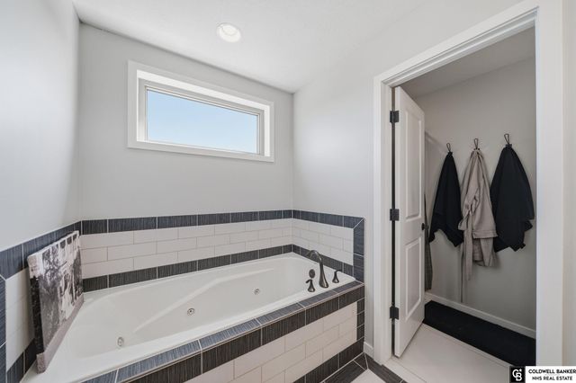 1330 Blue Spruce Drive, Lincoln, NE 68505