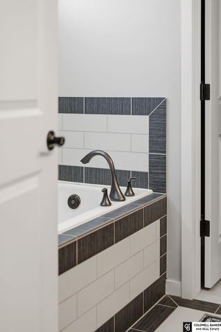 1330 Blue Spruce Drive, Lincoln, NE 68505