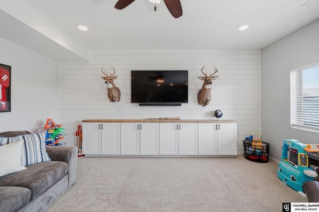 1330 Blue Spruce Drive, Lincoln, NE 68505