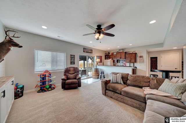 1330 Blue Spruce Drive, Lincoln, NE 68505