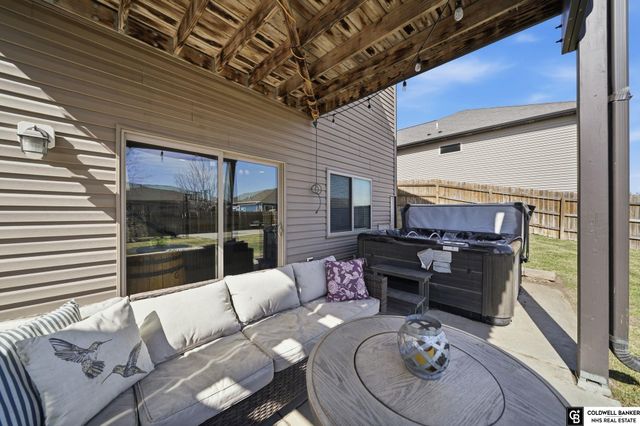 1330 Blue Spruce Drive, Lincoln, NE 68505