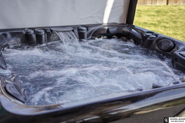 1330 Blue Spruce Drive, Lincoln, NE 68505