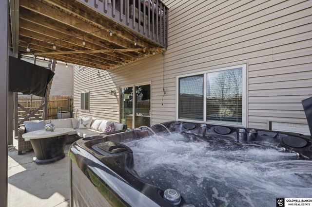 1330 Blue Spruce Drive, Lincoln, NE 68505