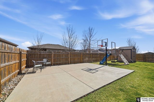 1330 Blue Spruce Drive, Lincoln, NE 68505