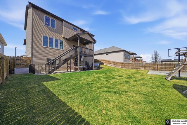 1330 Blue Spruce Drive, Lincoln, NE 68505