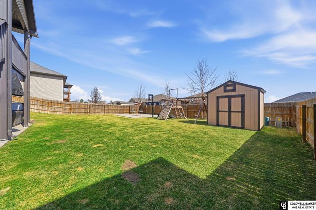 1330 Blue Spruce Drive, Lincoln, NE 68505