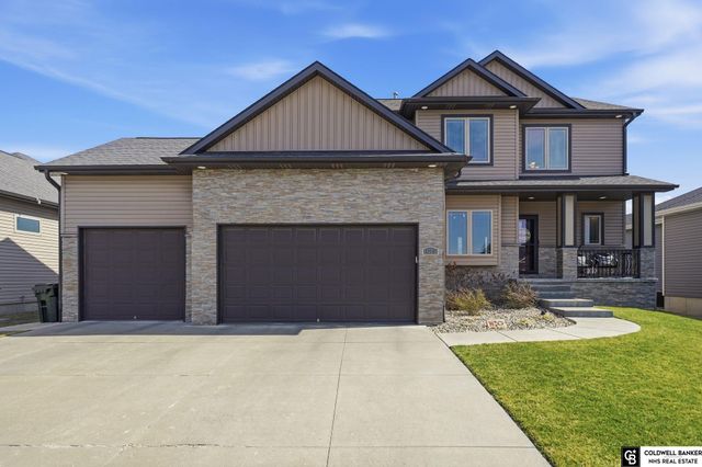 1330 Blue Spruce Drive, Lincoln, NE 68505