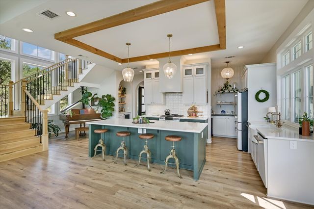 540 Casey LN, Wimberley, TX 78676
