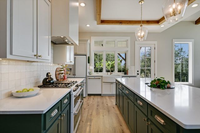 540 Casey LN, Wimberley, TX 78676