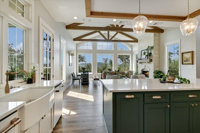 540 Casey LN, Wimberley, TX 78676