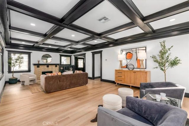 2274 W 21st Street, Los Angeles, CA 90018