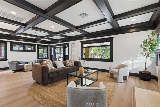 2274 W 21st Street, Los Angeles, CA 90018