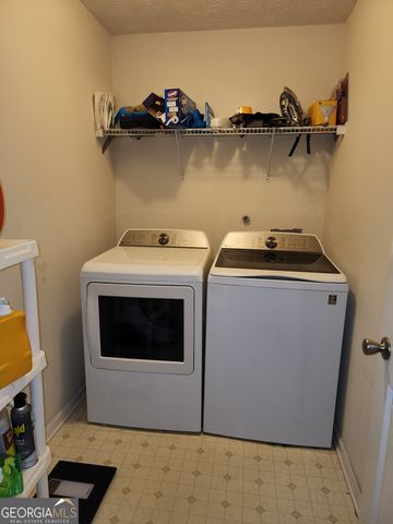 4584 Browns Mill Close, Lithonia, GA 30038